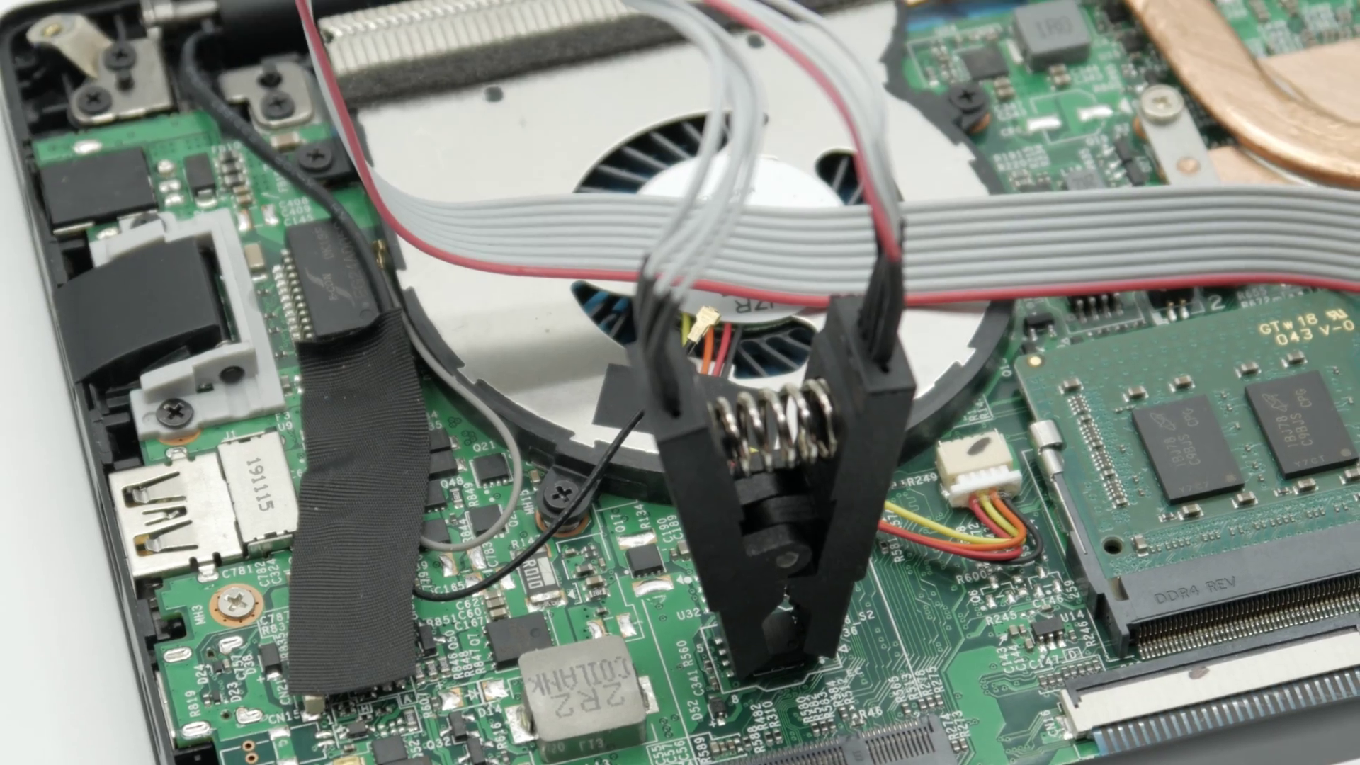 Librem 14 with SOIC8 clip attached to EC chip